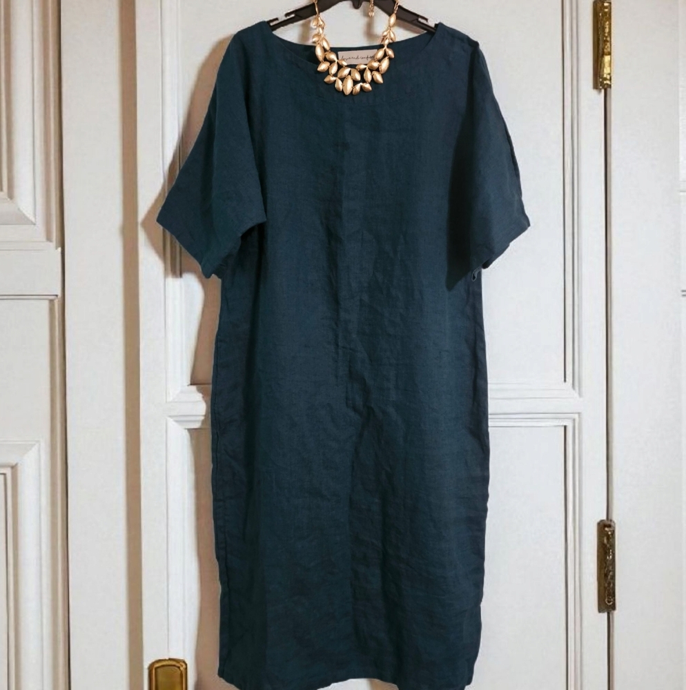 Elegant Navy Midi Dress